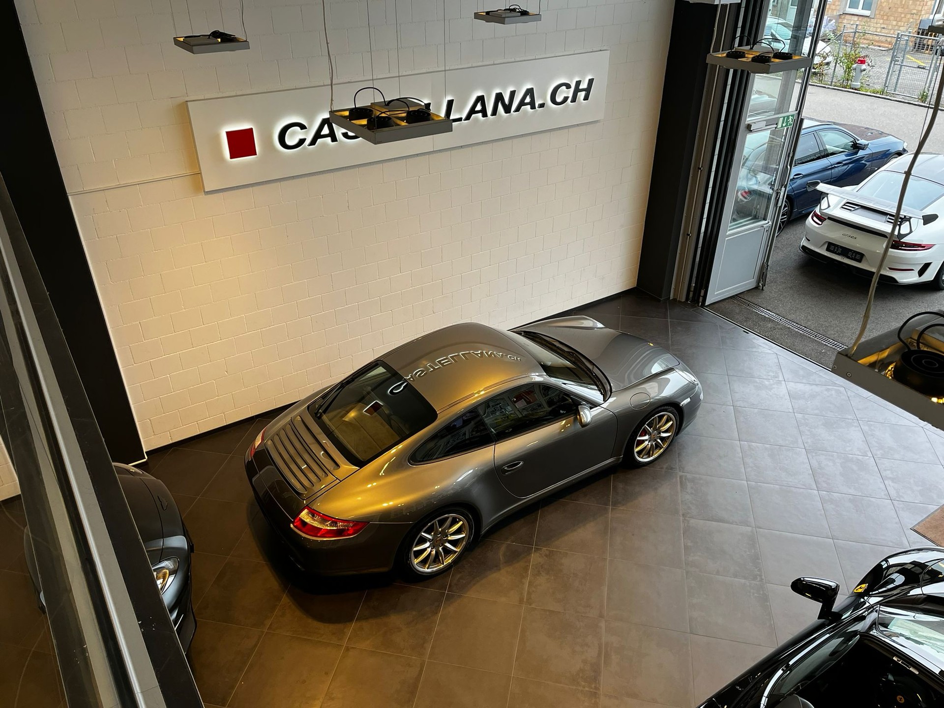 PORSCHE 911 Carrera 4S-image-7