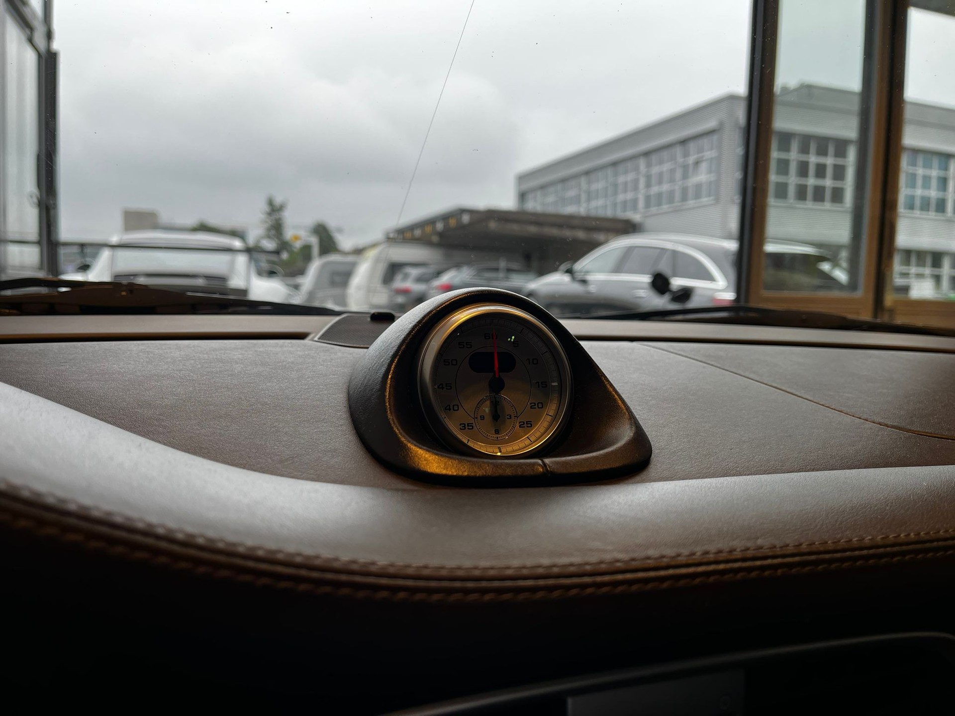 PORSCHE 911 Carrera 4S-image-20