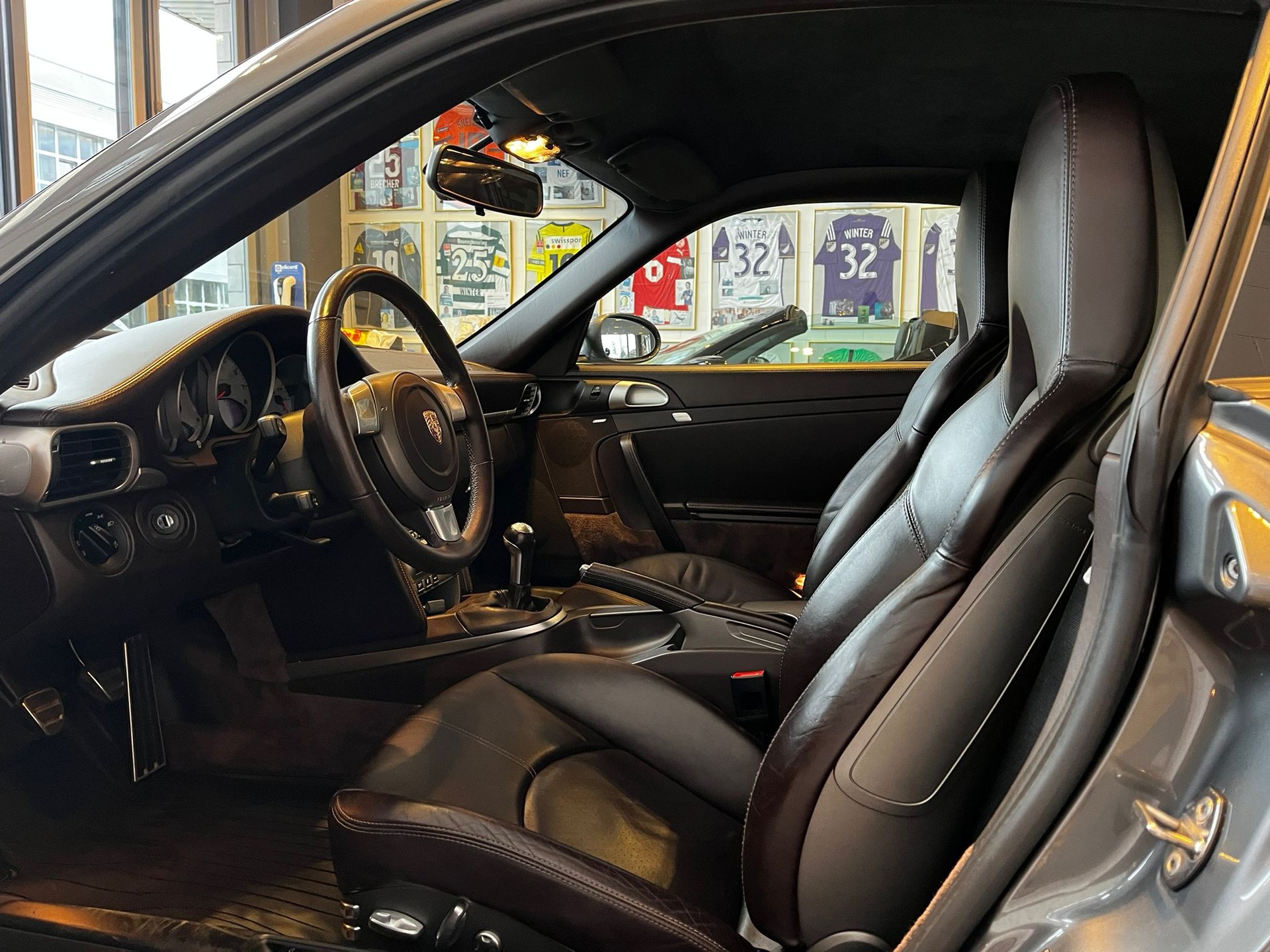 PORSCHE 911 Carrera 4S-image-11