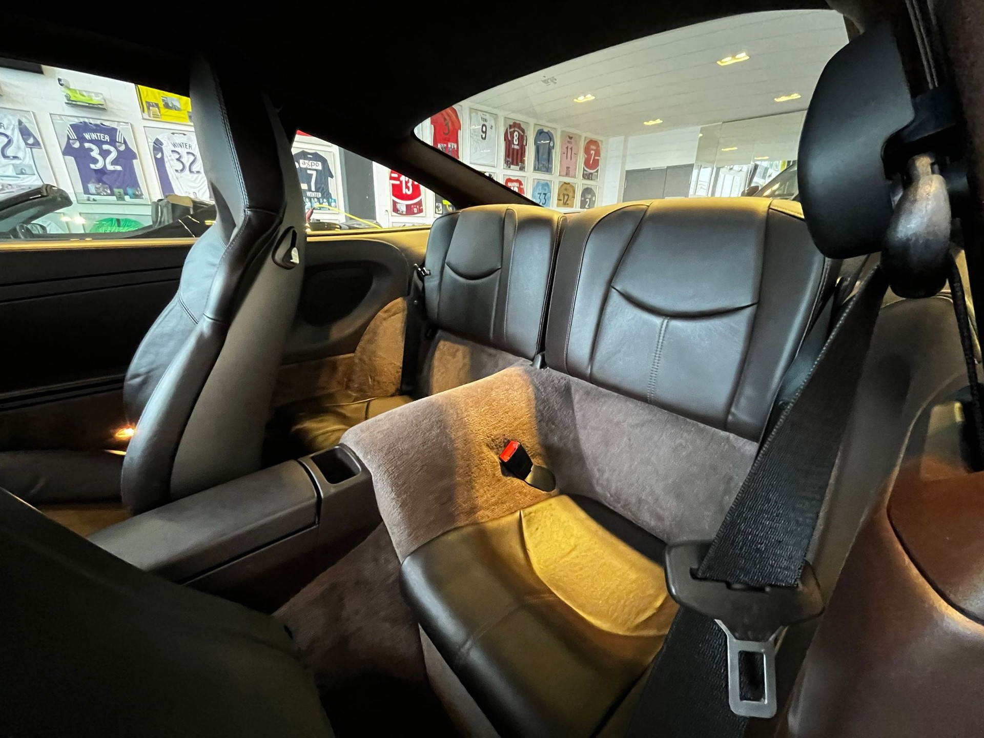 PORSCHE 911 Carrera 4S-image-13
