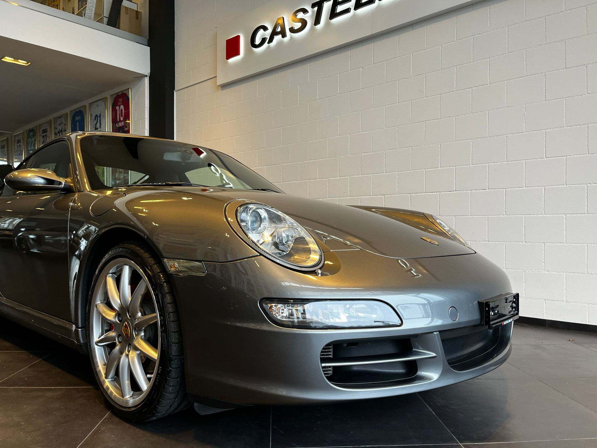 PORSCHE 911 Carrera 4S-image-1