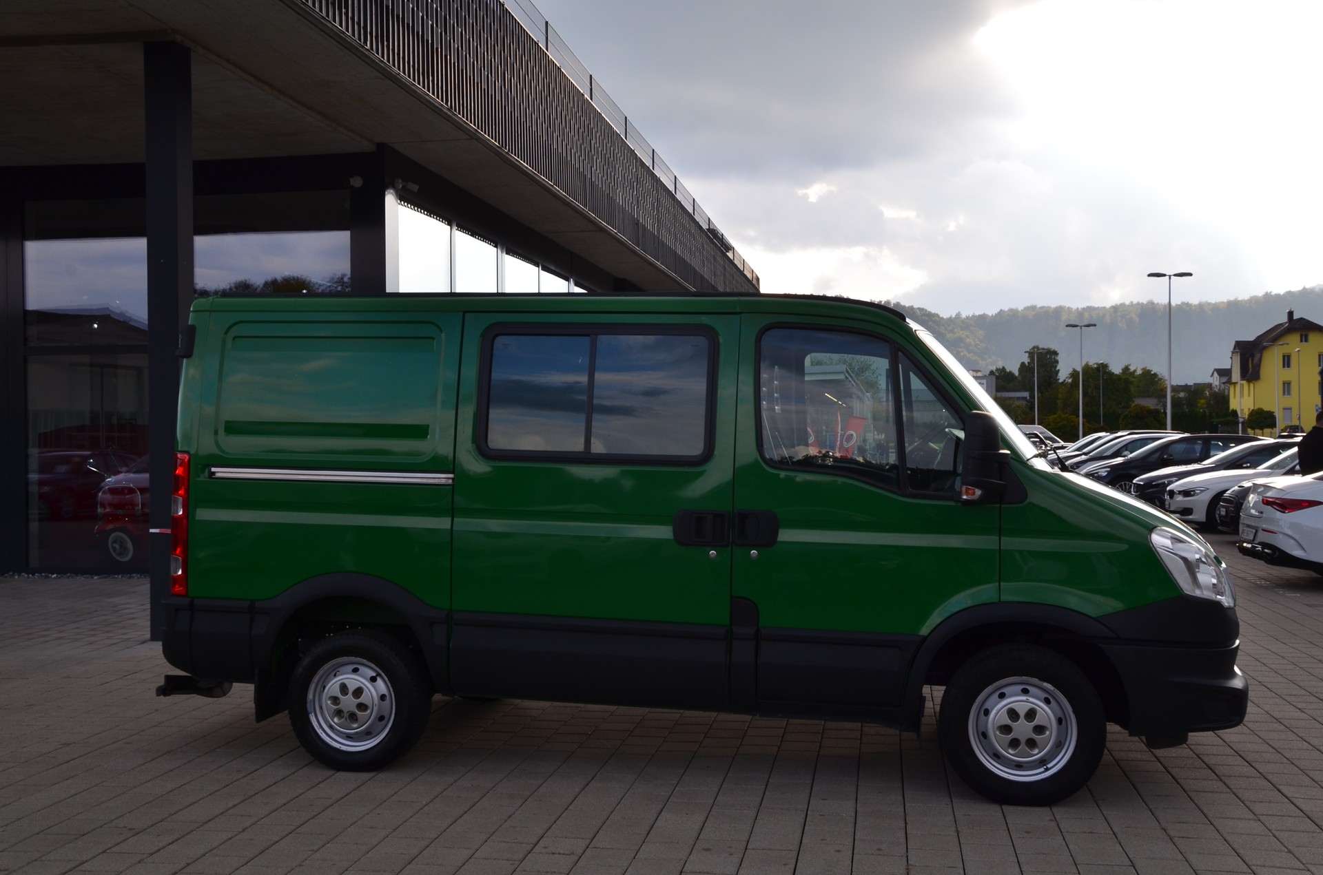 IVECO 29 L 11 VL Daily**Nutz-/Sattellast 1210 kg**Frisch ab MFK,1 Jahr oder 20'000km Garantie*-showroom-element-2