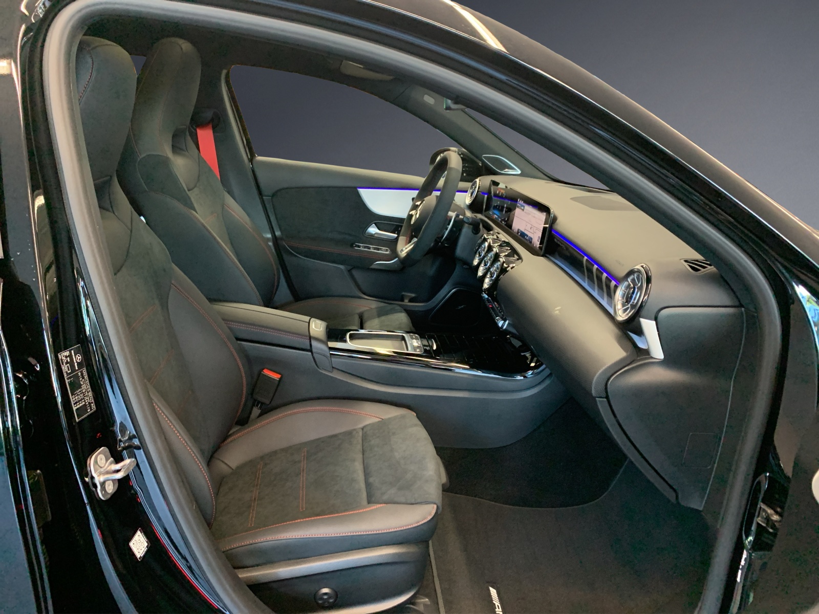 MERCEDES-BENZ A 45 S 4MATIC+-image-7