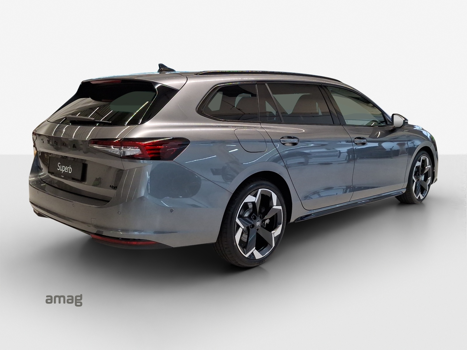 SKODA Superb Combi 2.0 TSI Sportline 4x4 DSG-image-4