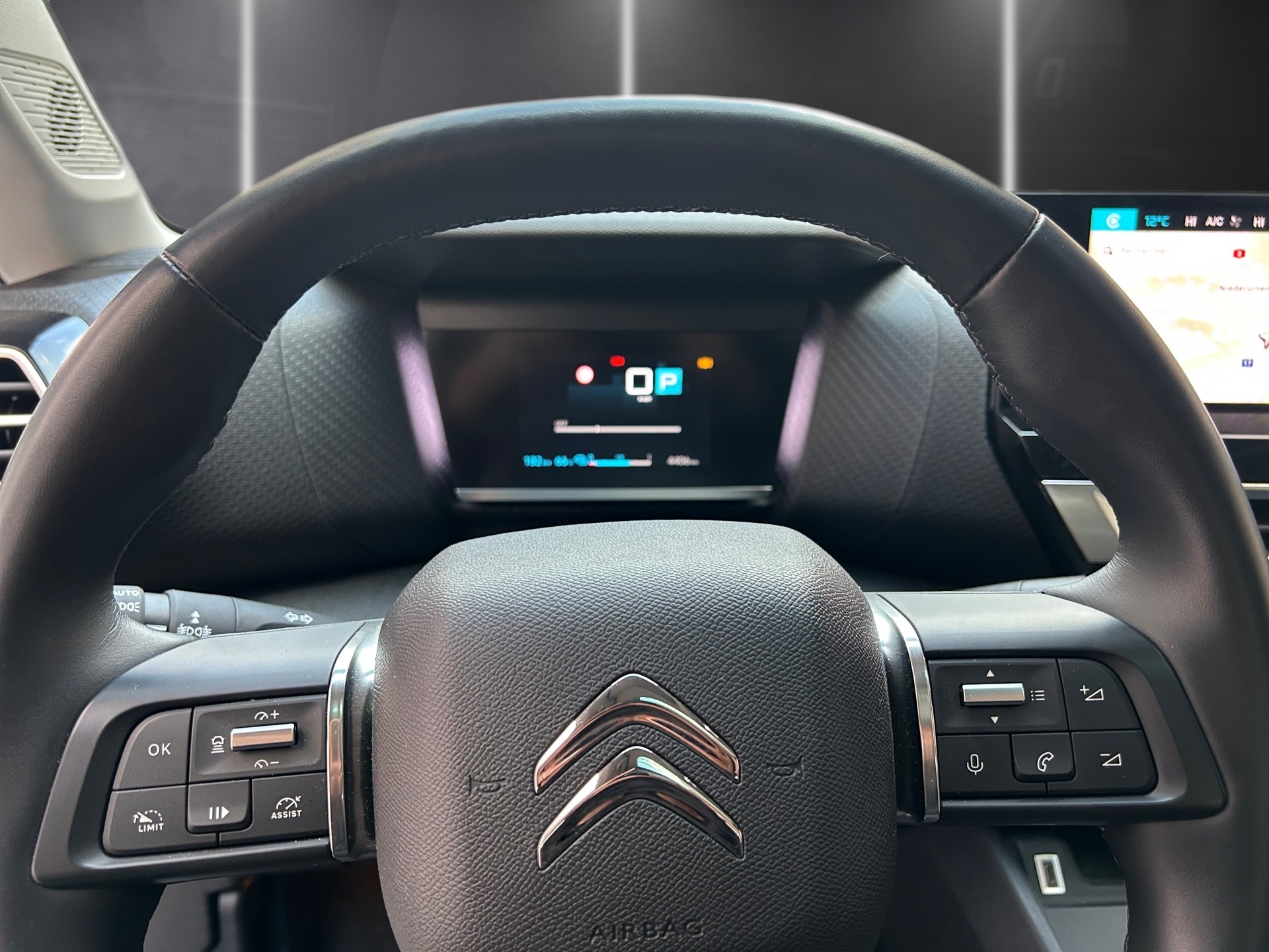 CITROEN C4 X 100 kW Shine-image-7