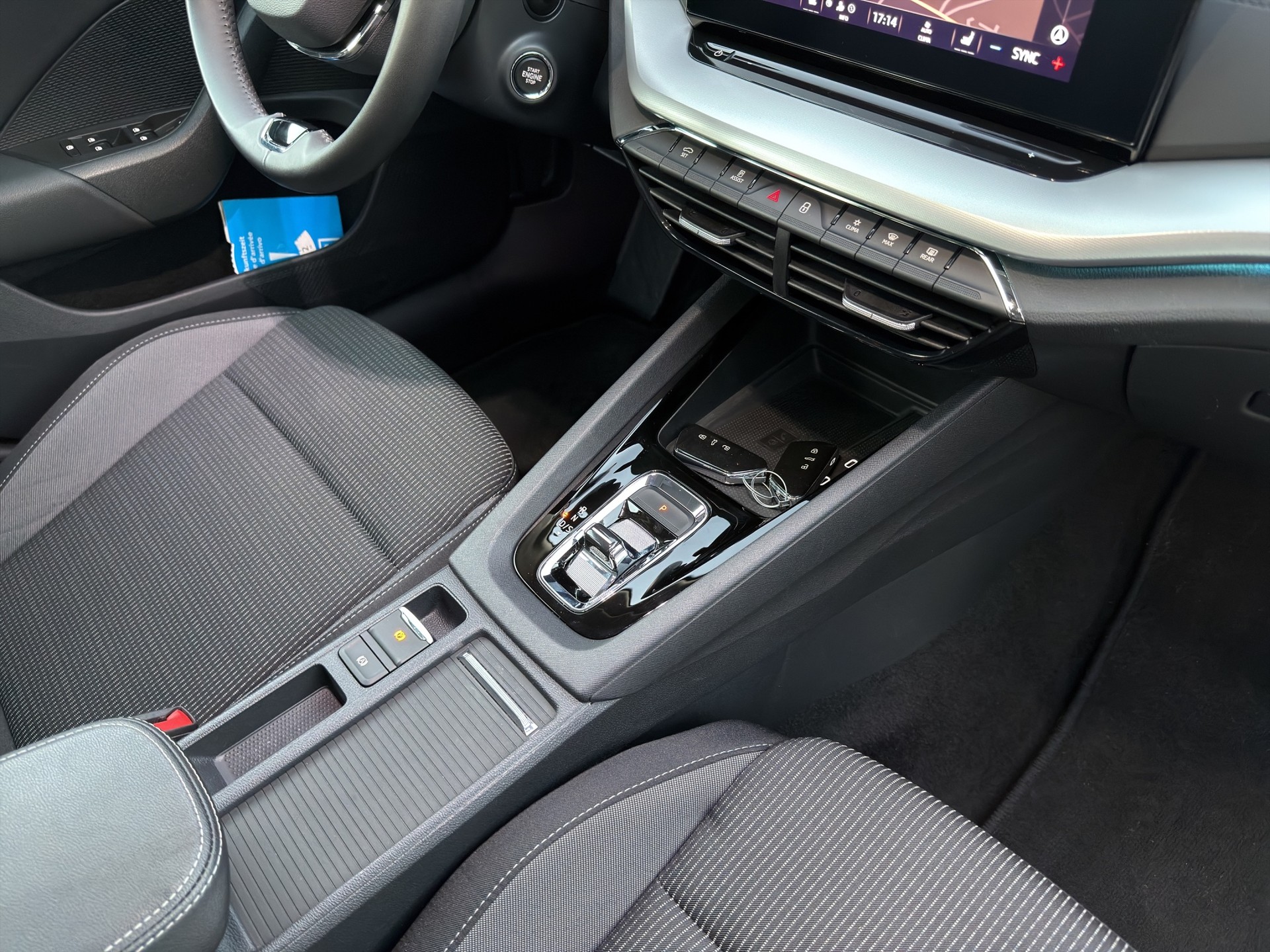 SKODA Octavia Combi 1.0 TSI mHEV DSG Ambition-image-17