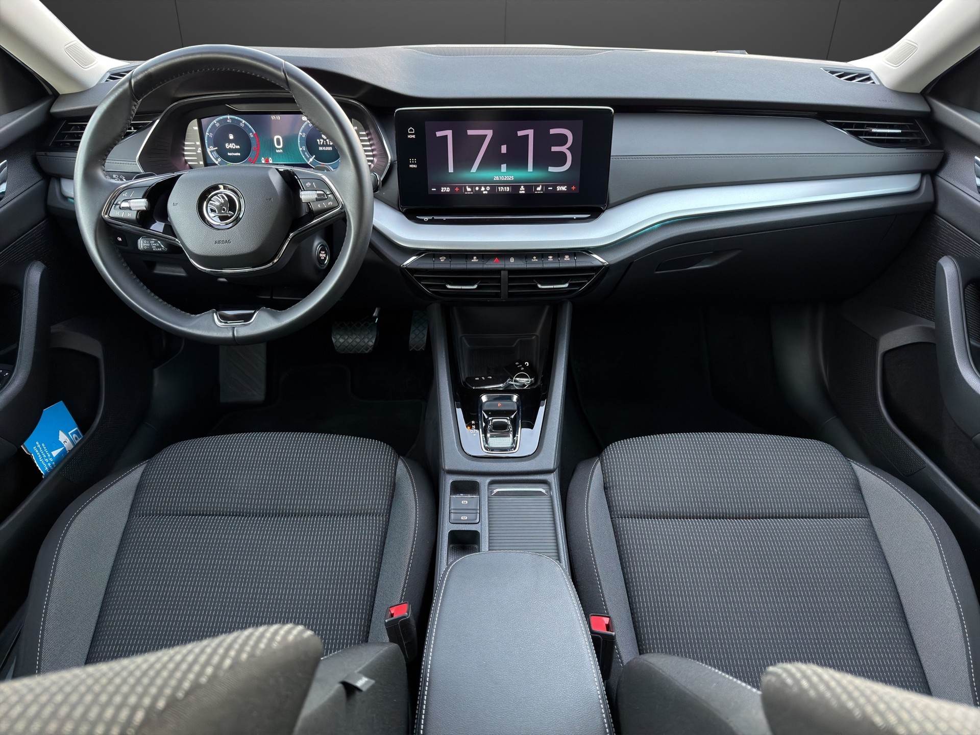 SKODA Octavia Combi 1.0 TSI mHEV DSG Ambition-image-10