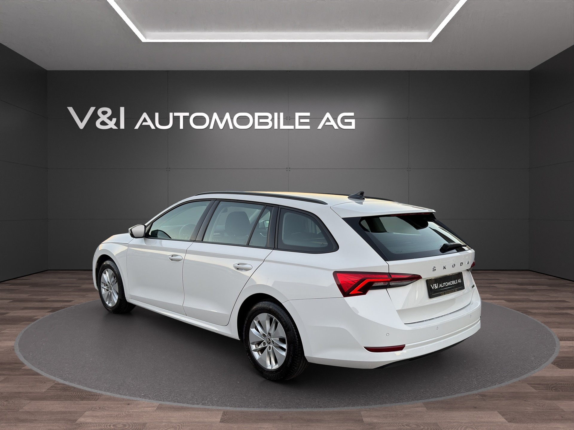 SKODA Octavia Combi 1.0 TSI mHEV DSG Ambition-image-4