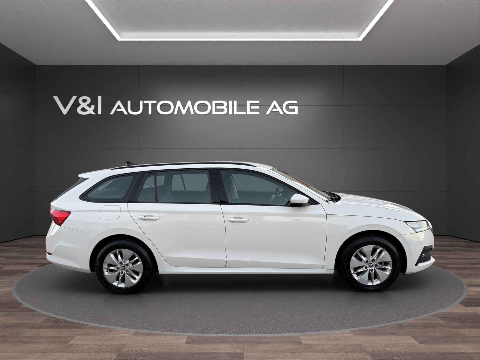 SKODA Octavia Combi 1.0 TSI mHEV DSG Ambition-image-7