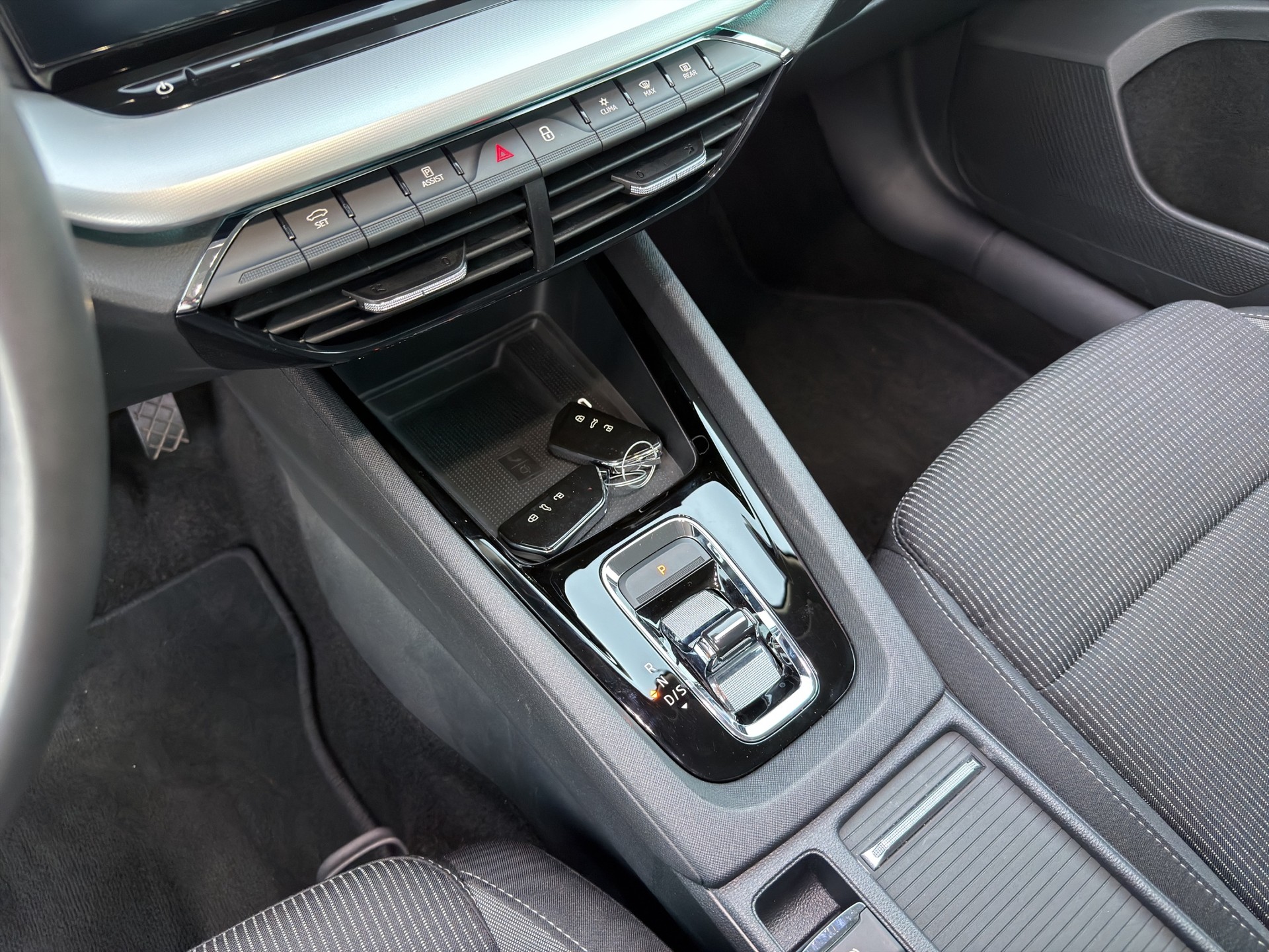SKODA Octavia Combi 1.0 TSI mHEV DSG Ambition-image-16