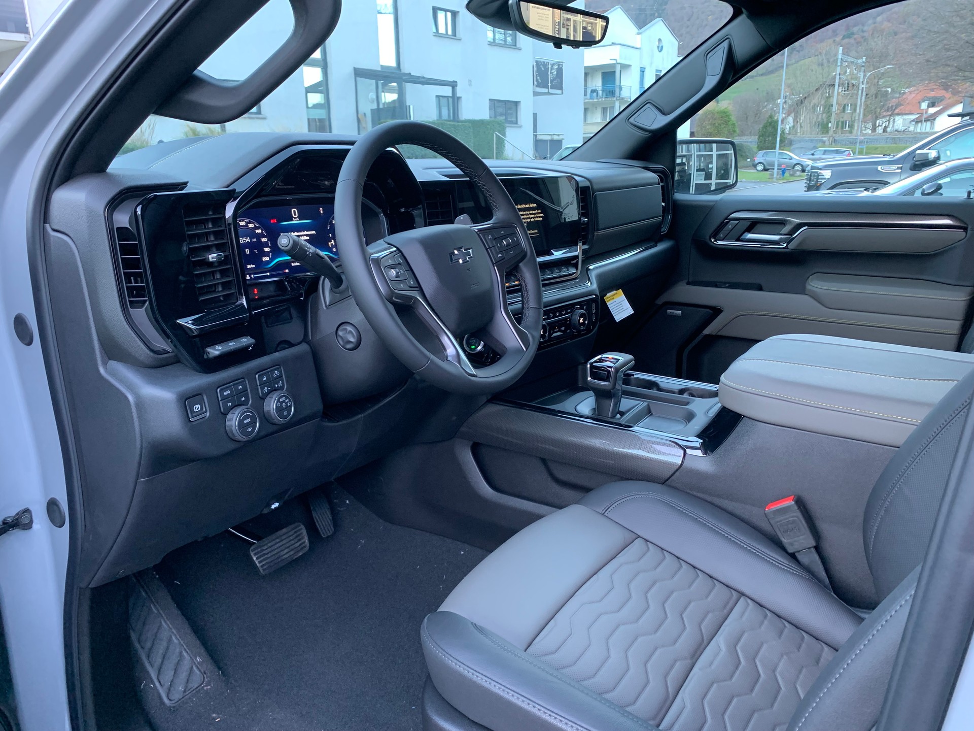 CHEVROLET Silverado Crew Cab 1500 ZR2 6.2l V8 4WD MY25-image-5