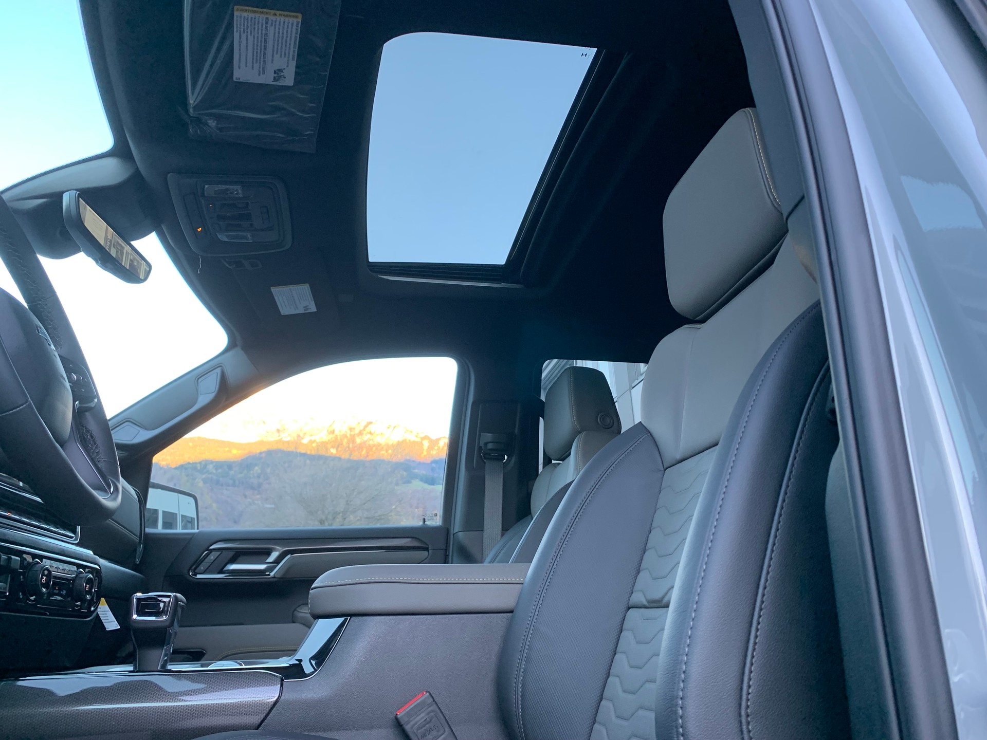 CHEVROLET Silverado Crew Cab 1500 ZR2 6.2l V8 4WD MY25-image-9