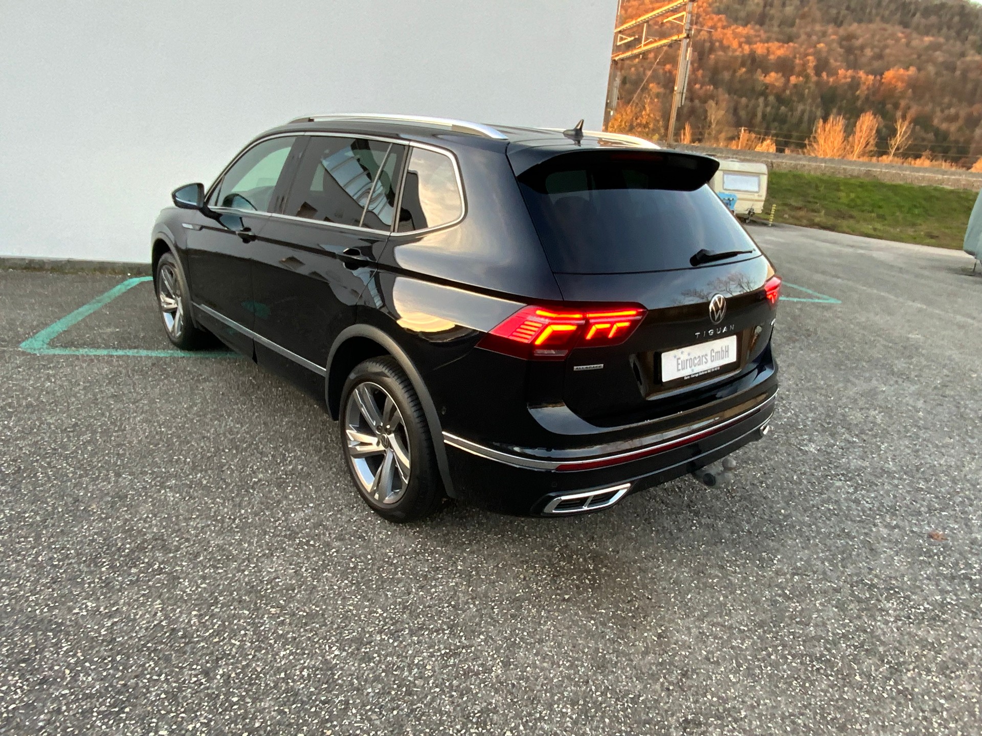VW Tiguan Allspace 2.0 TDI SCR R-Line 4Motion DSG-image-6
