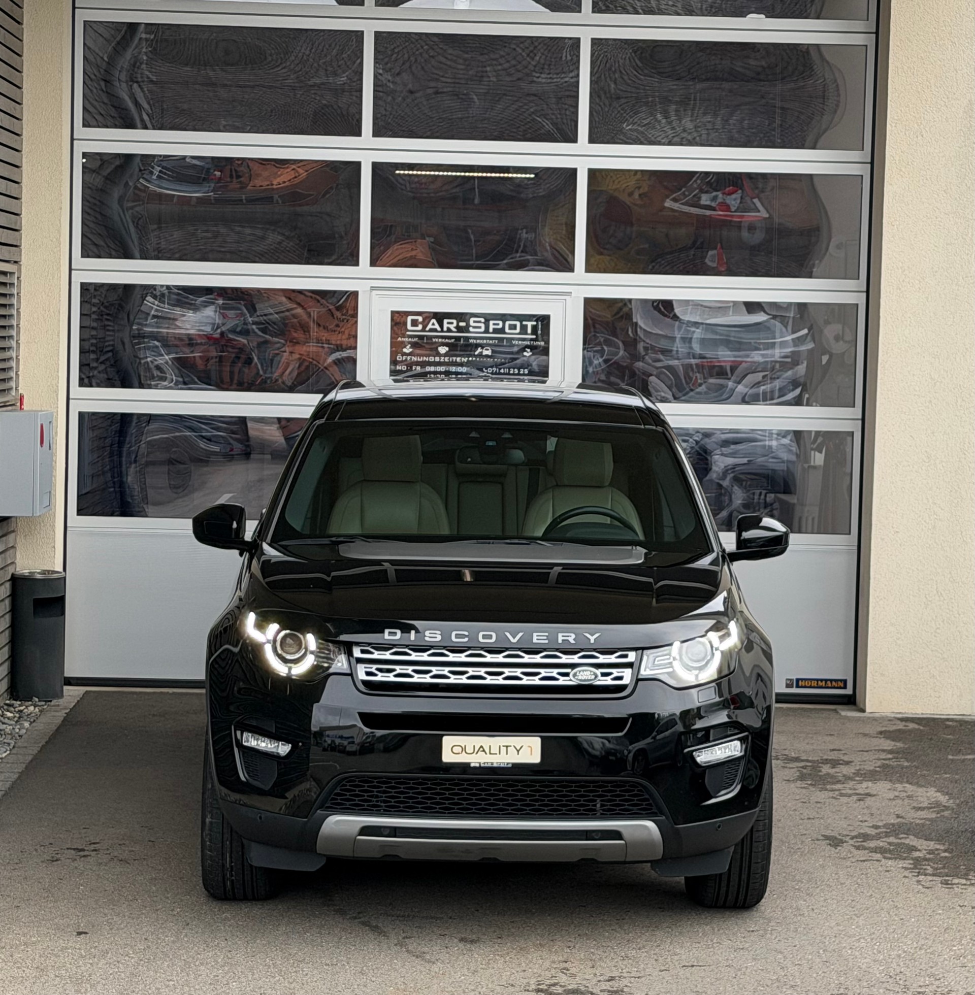 LAND ROVER Discovery Sport 2.0 TD4 HSE AT9-showroom-element-1