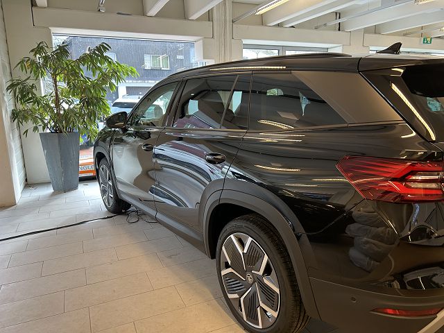 SKODA Kodiaq 2.0 TDI Selection 4x4-image-2