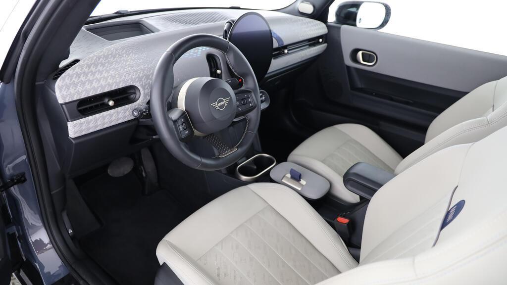 MINI Cooper S Cabrio-image-16