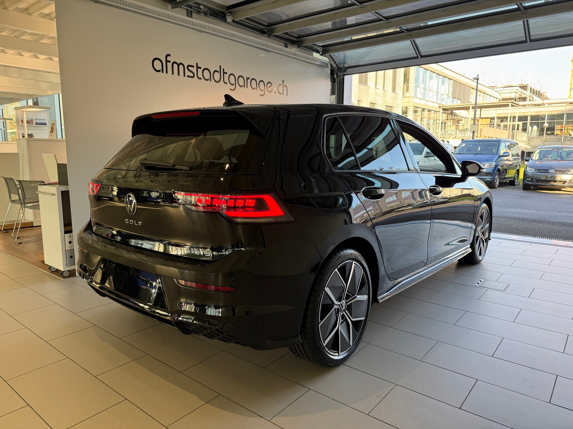 VW Golf 1.5 e TSI mHEV R-Line DSG-showroom-element-2