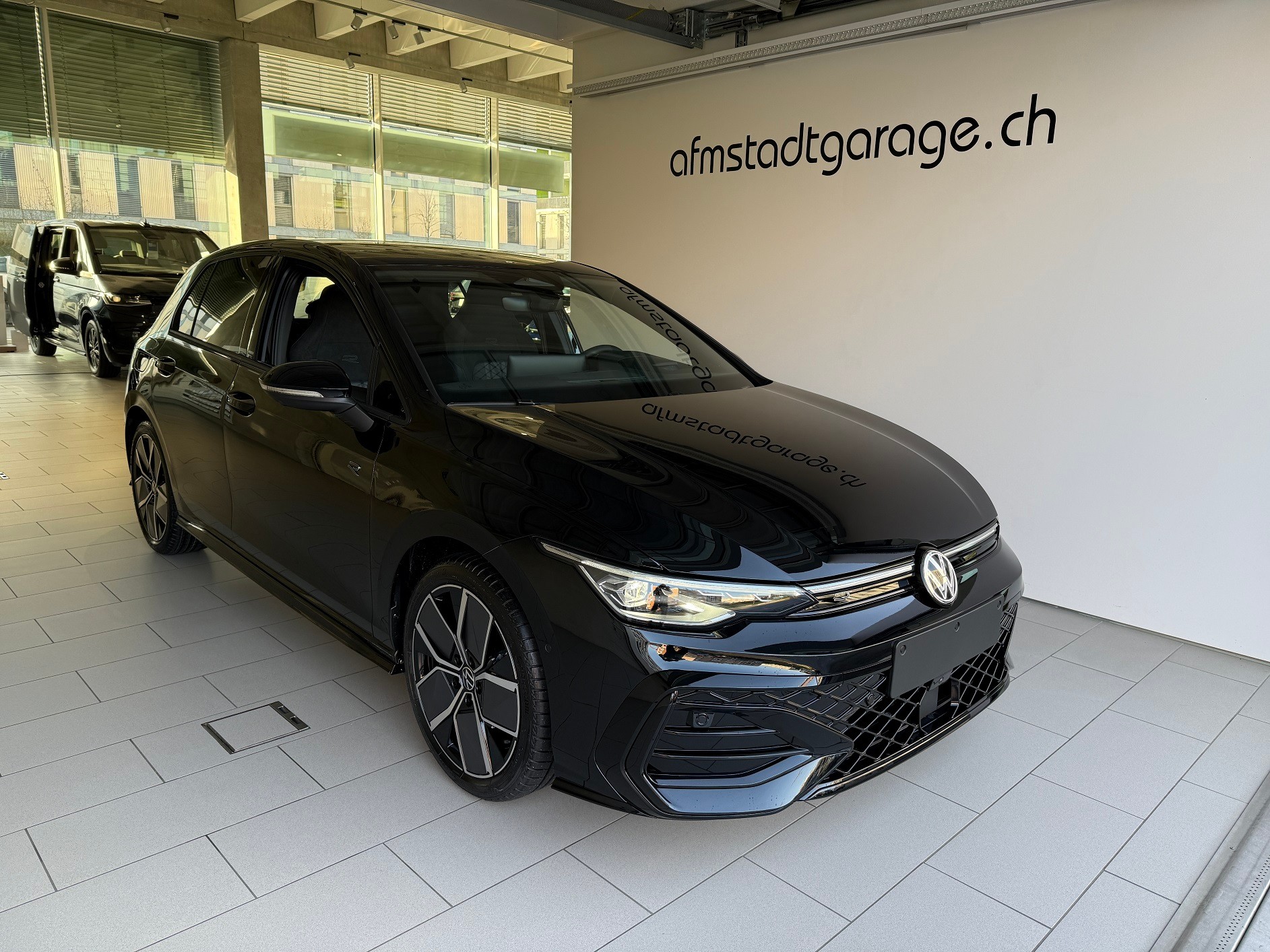 VW Golf 1.5 e TSI mHEV R-Line DSG-showroom-element-1