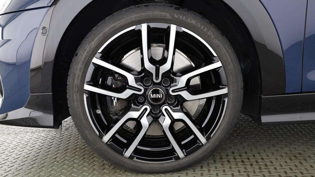 MINI Cooper S Cabrio-image-9