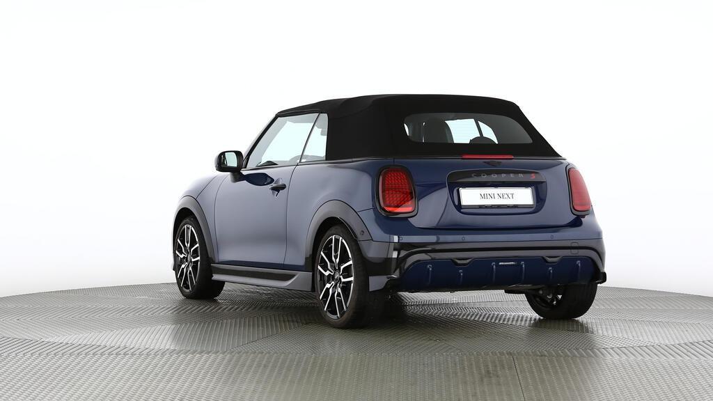 MINI Cooper S Cabrio-image-4