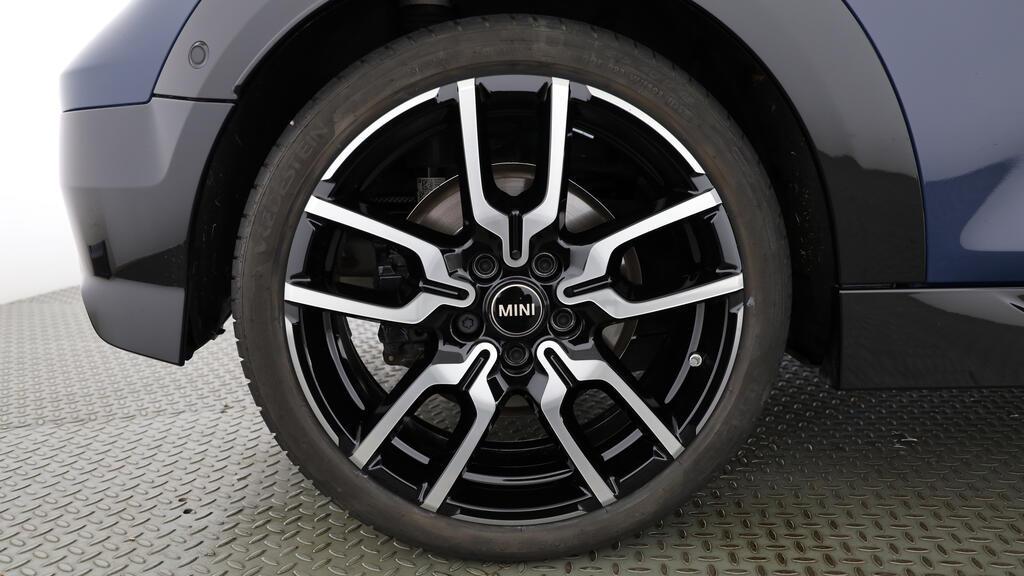 MINI Cooper S Cabrio-image-8
