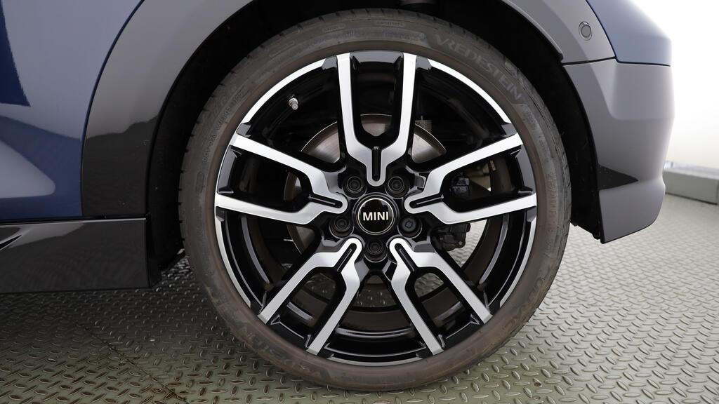 MINI Cooper S Cabrio-image-10