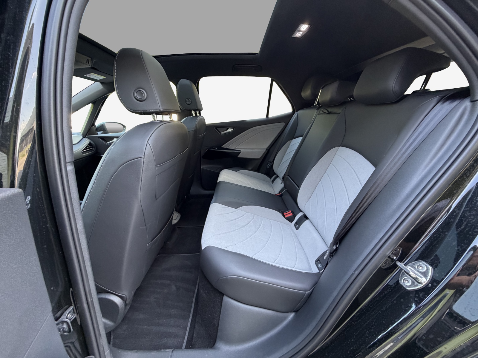 VW ID.3 Pro S 77 kWh Pro S United-image-11