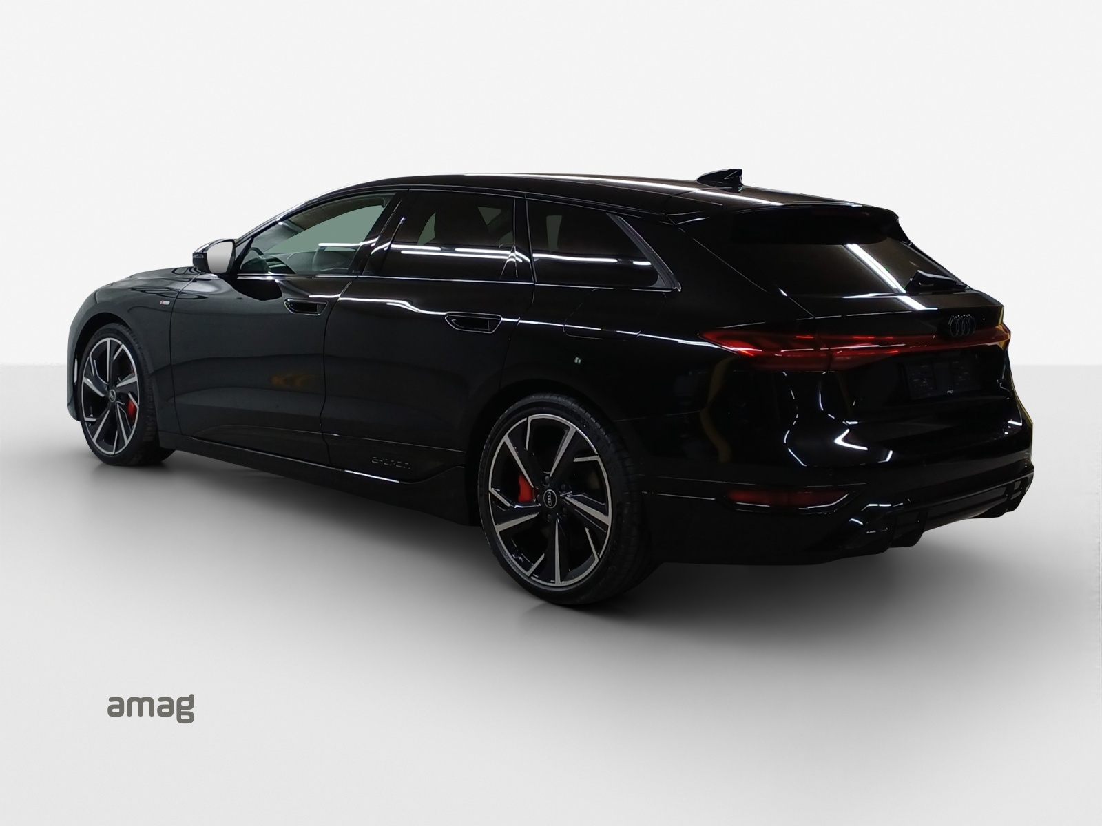 AUDI A6 Avant e-tron quattro-image-2