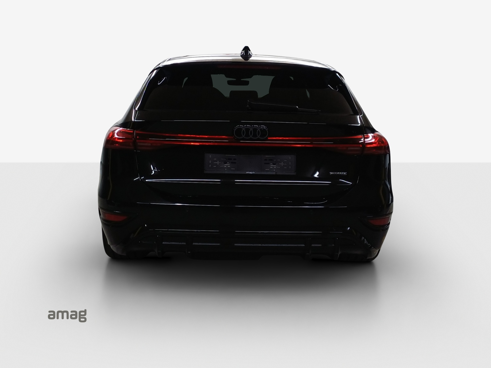 AUDI A6 Avant e-tron quattro-image-3