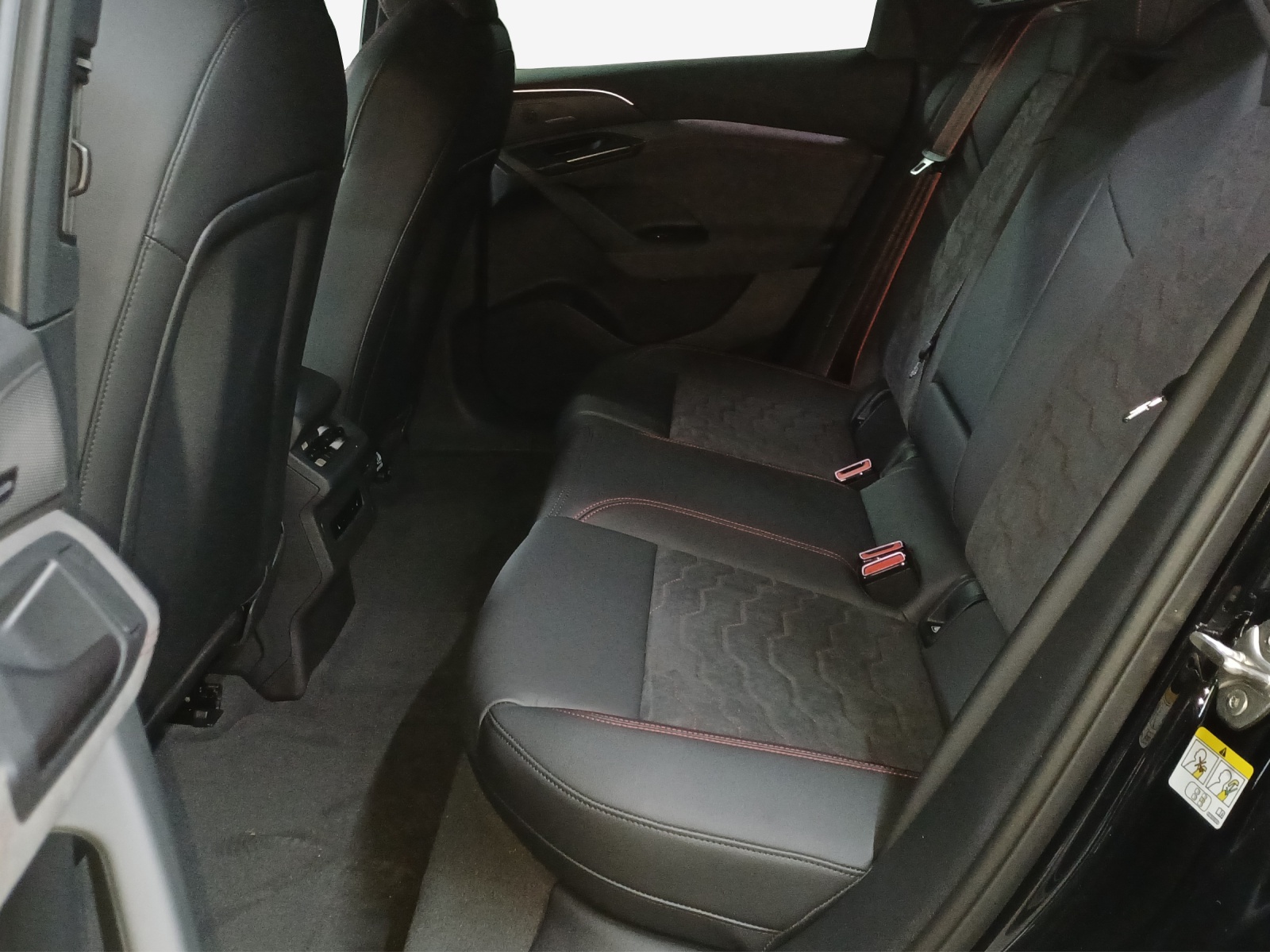 AUDI A6 Avant e-tron quattro-image-11