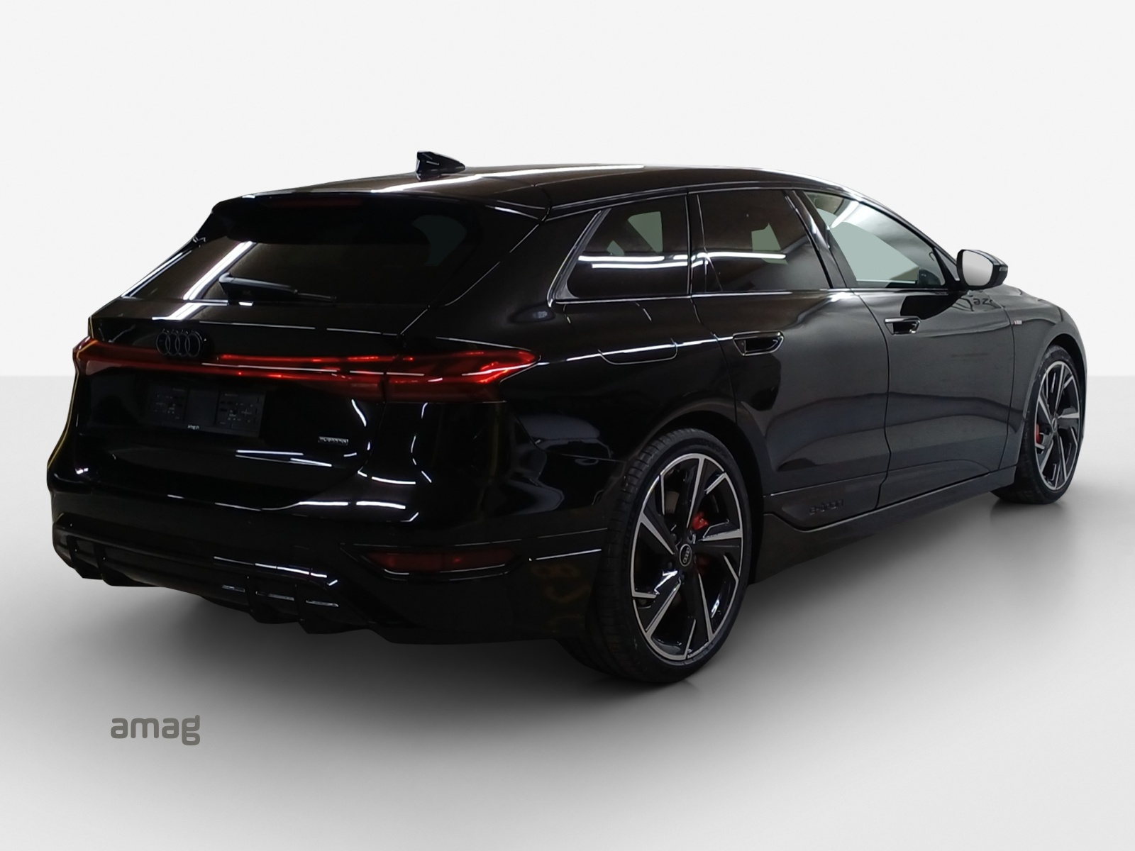 AUDI A6 Avant e-tron quattro-image-4