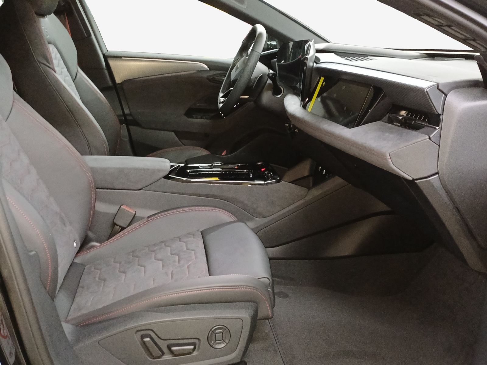 AUDI A6 Avant e-tron quattro-image-13