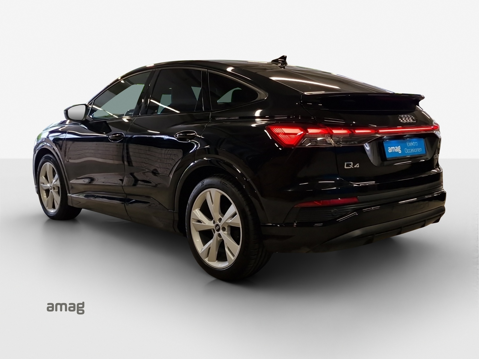 AUDI Q4 Sportback e-tron 50 quattro-image-2