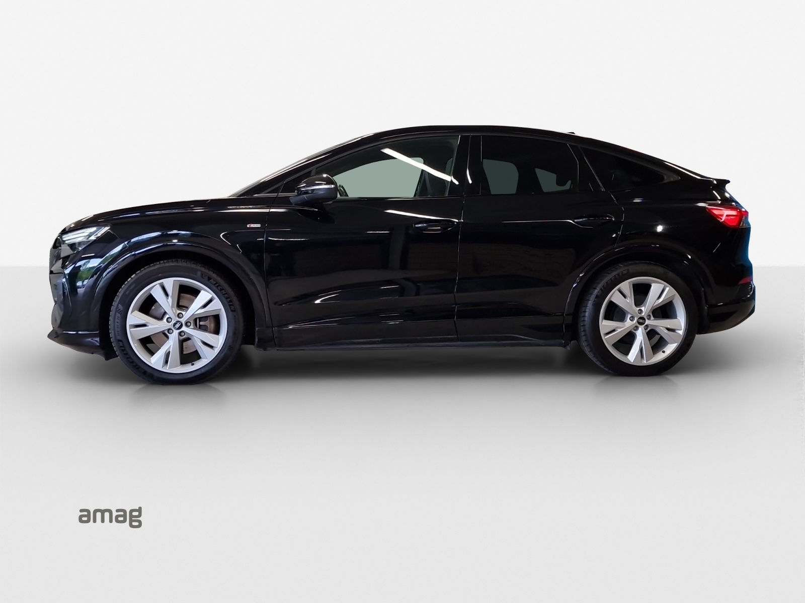 AUDI Q4 Sportback e-tron 50 quattro-image-1