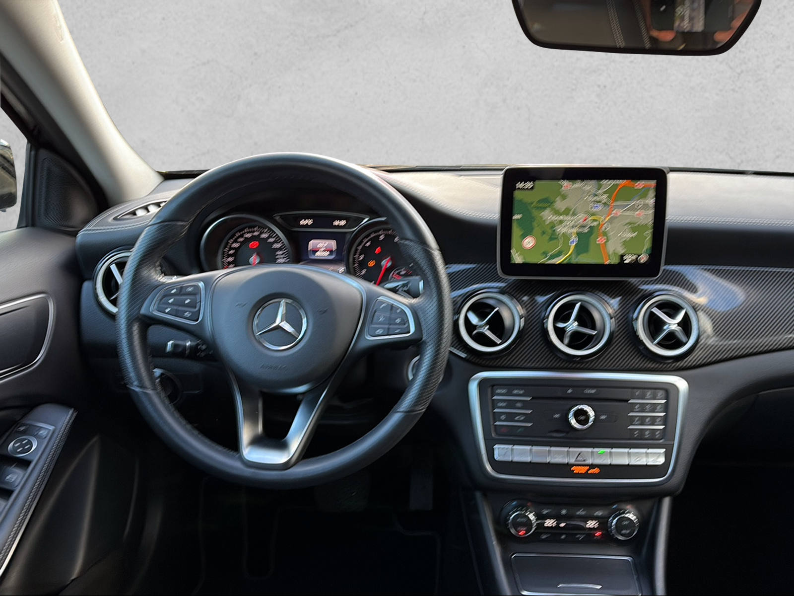 MERCEDES-BENZ GLA 250 Style 4Matic 7G-DCT-image-7