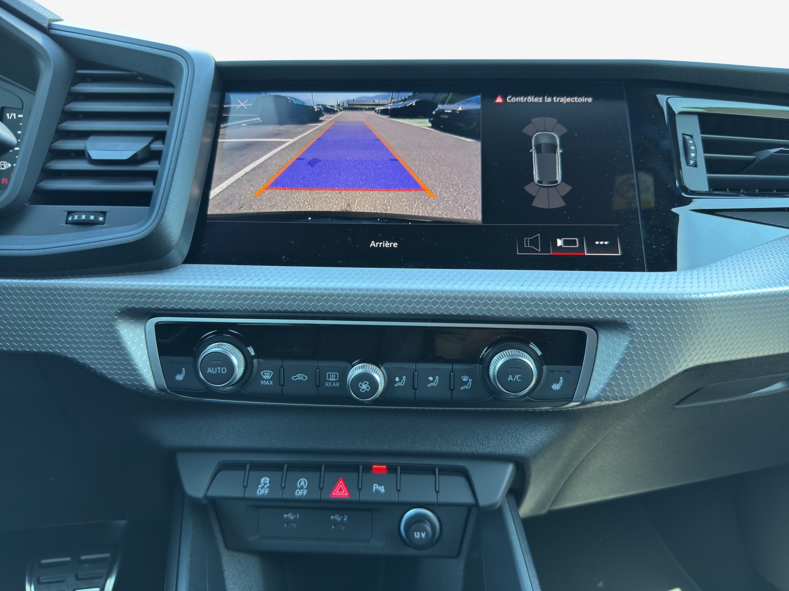AUDI A1 Sportback 30 TFSI Attraction S-tronic-image-12