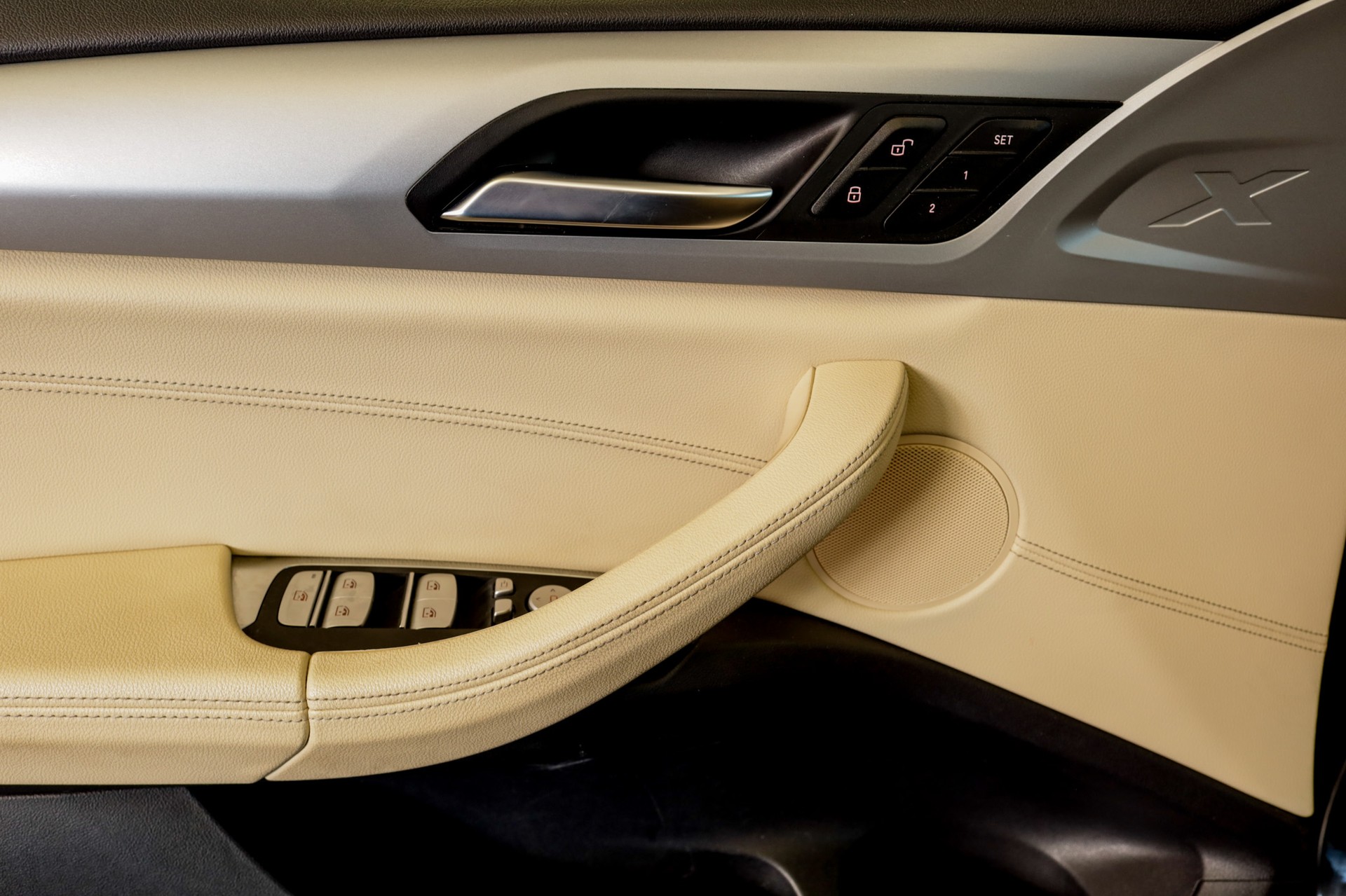 BMW X3 xDrive 20i Steptronic-image-9
