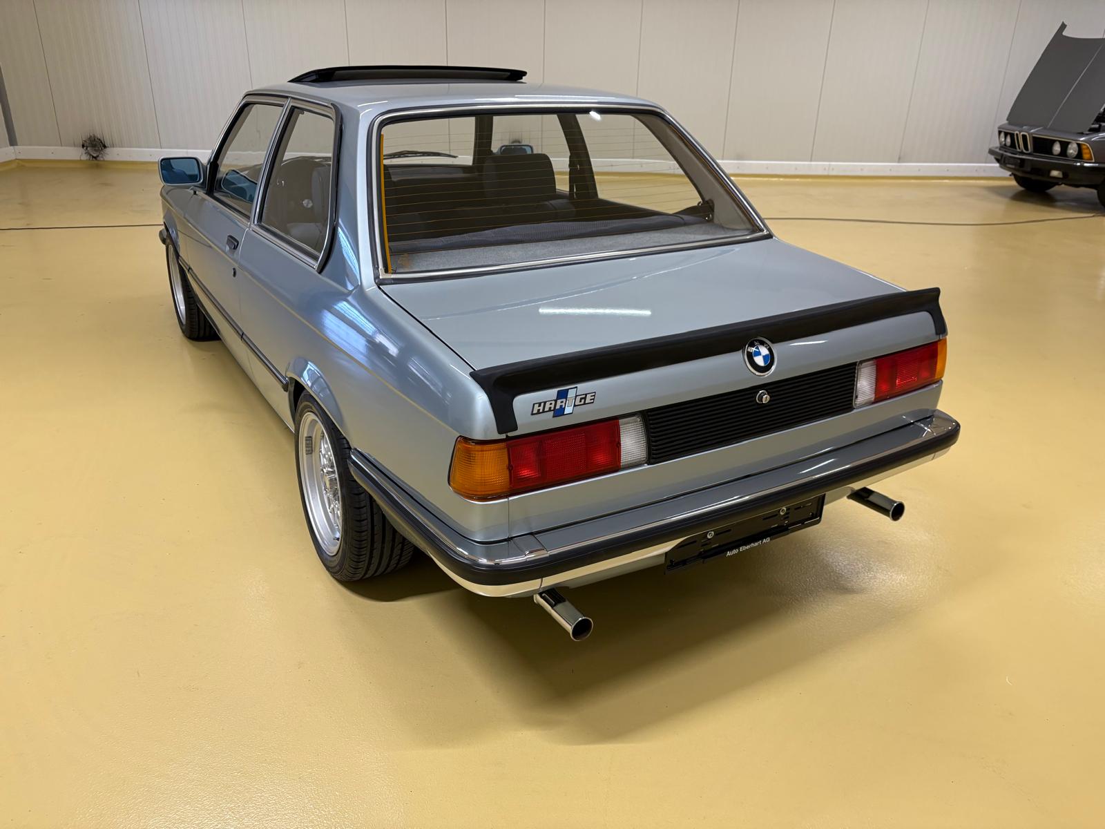 BMW 323-image-1
