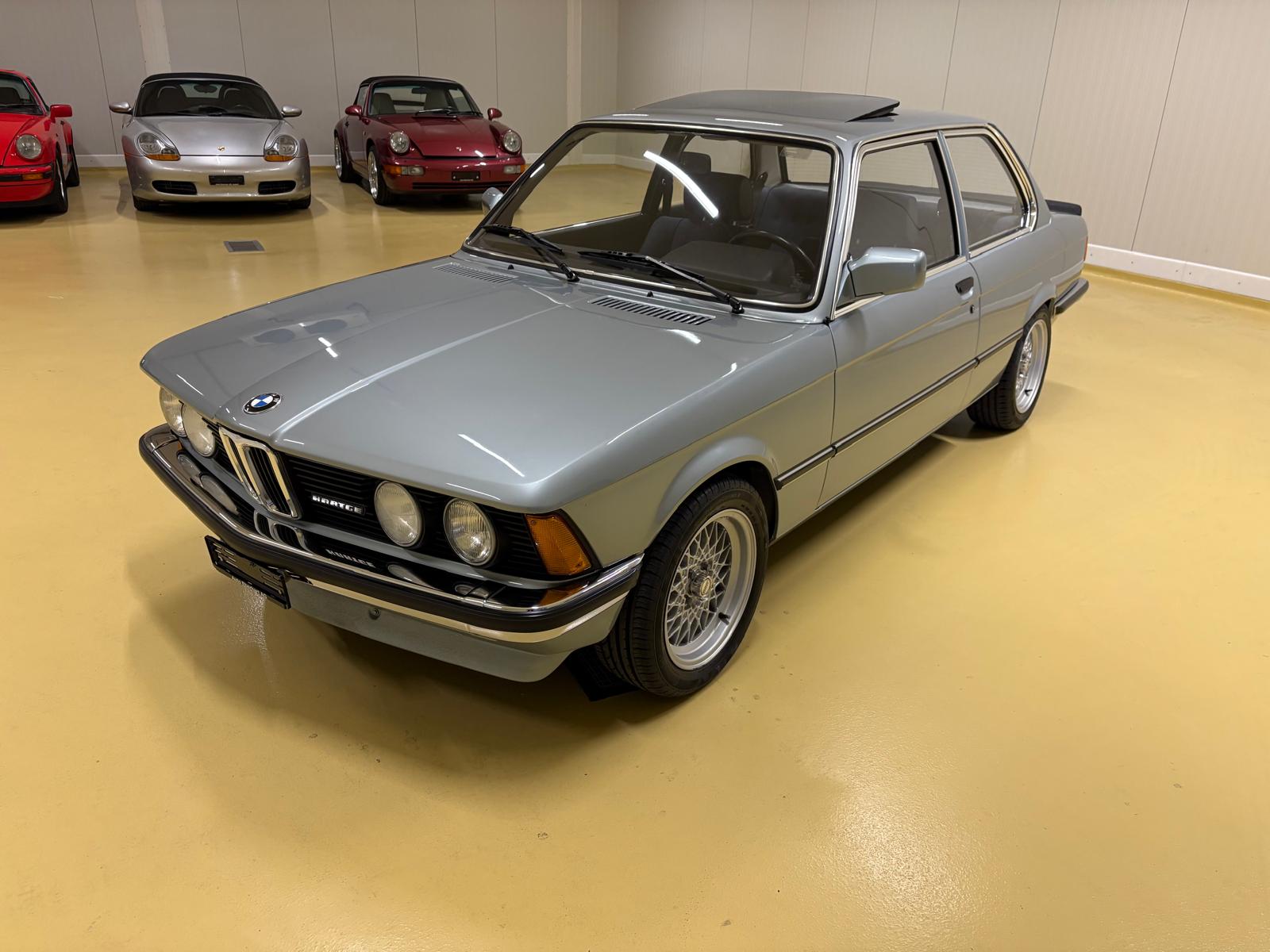 BMW 323