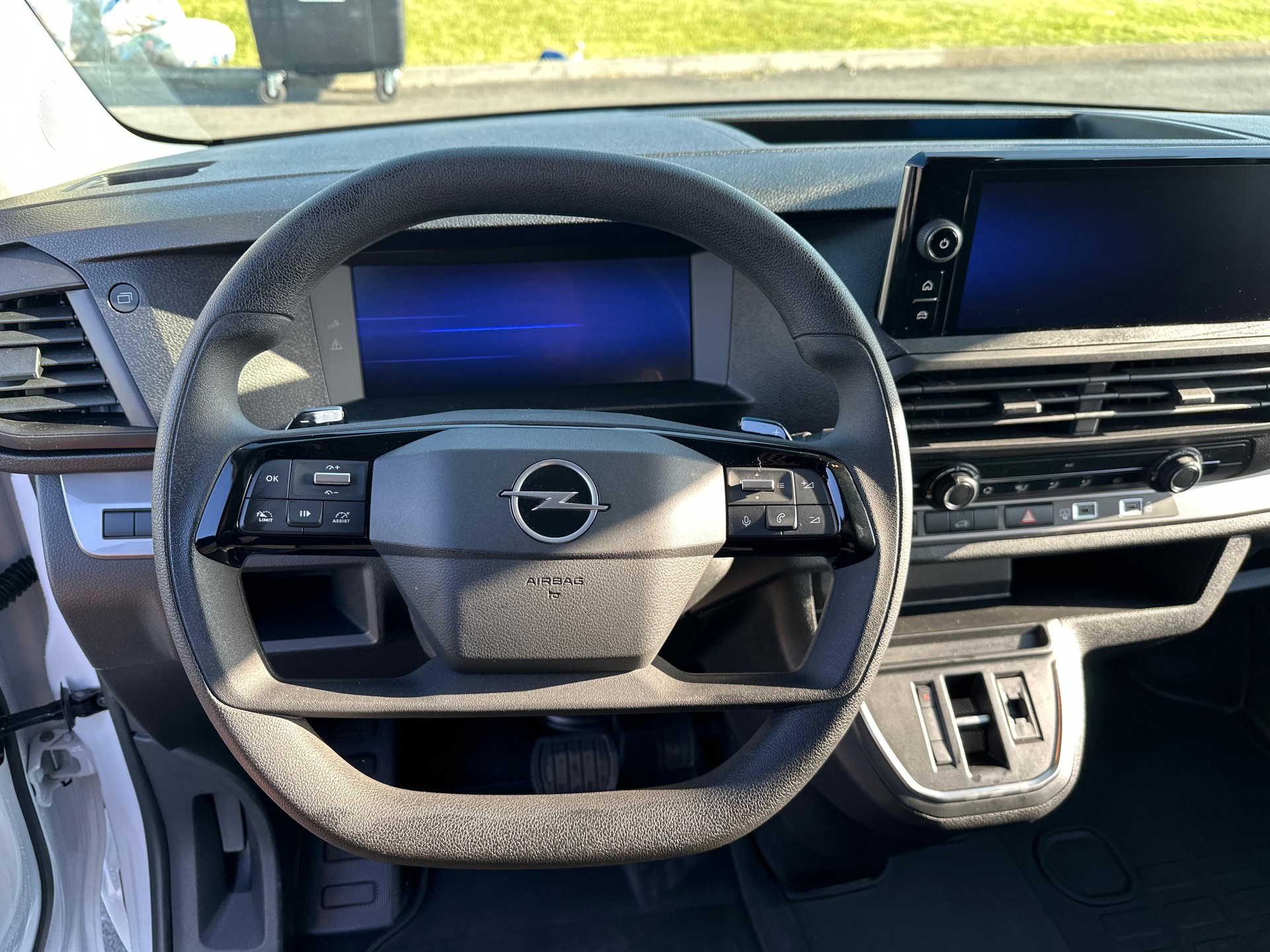 OPEL Vivaro Cargo 2.0 D s/s XL EN Aut.-image-24