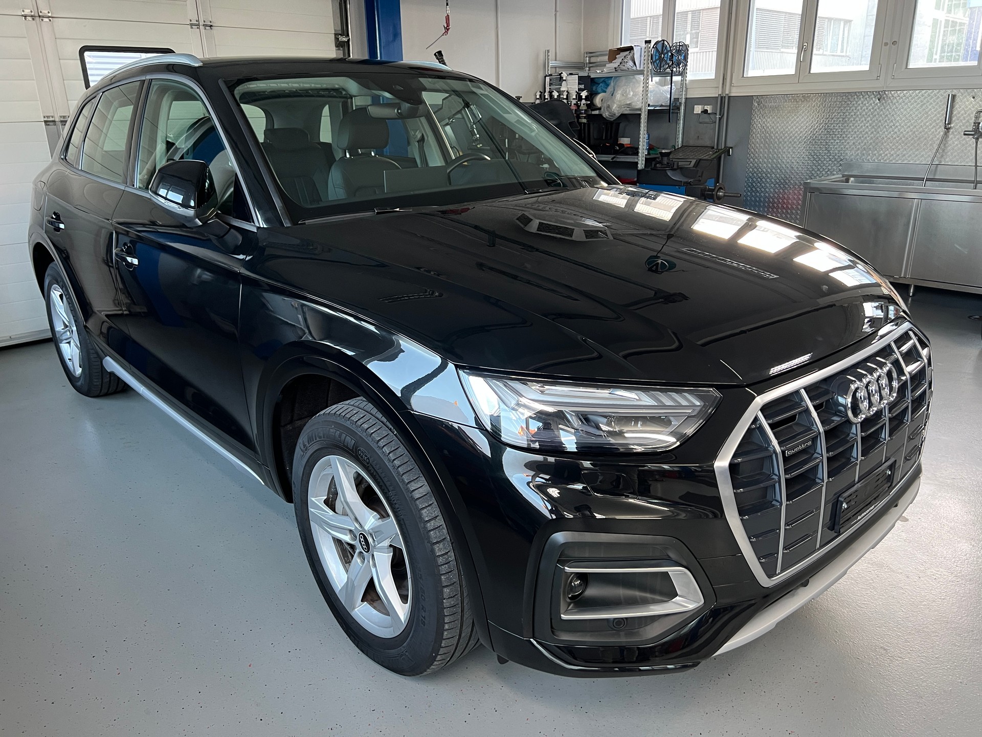 AUDI Q5 50 TFSI e PHEV quattro S-tronic-image-1