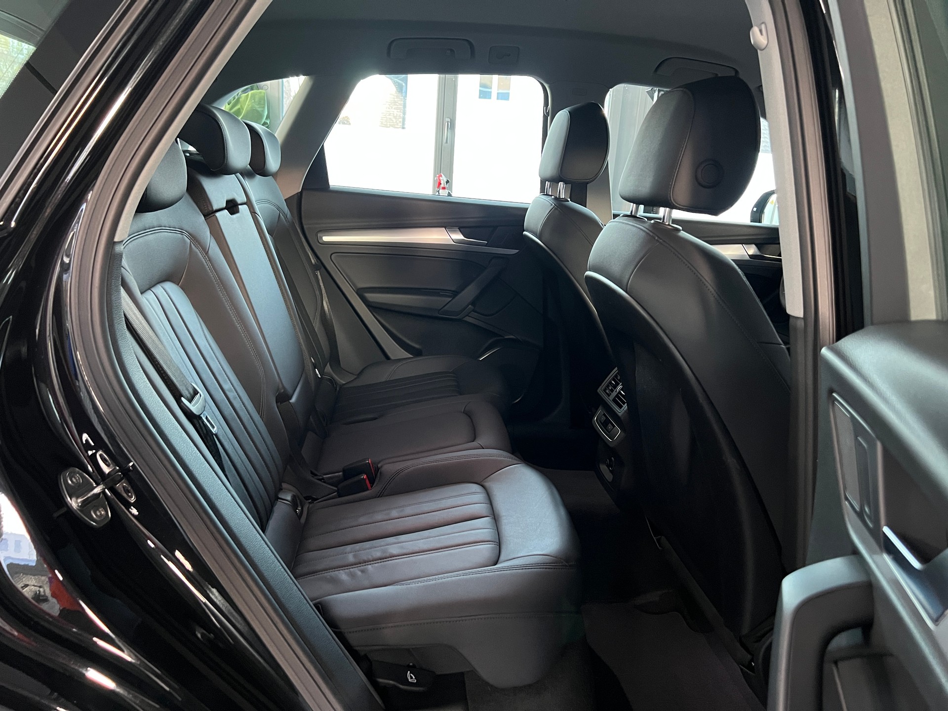AUDI Q5 50 TFSI e PHEV quattro S-tronic-image-9