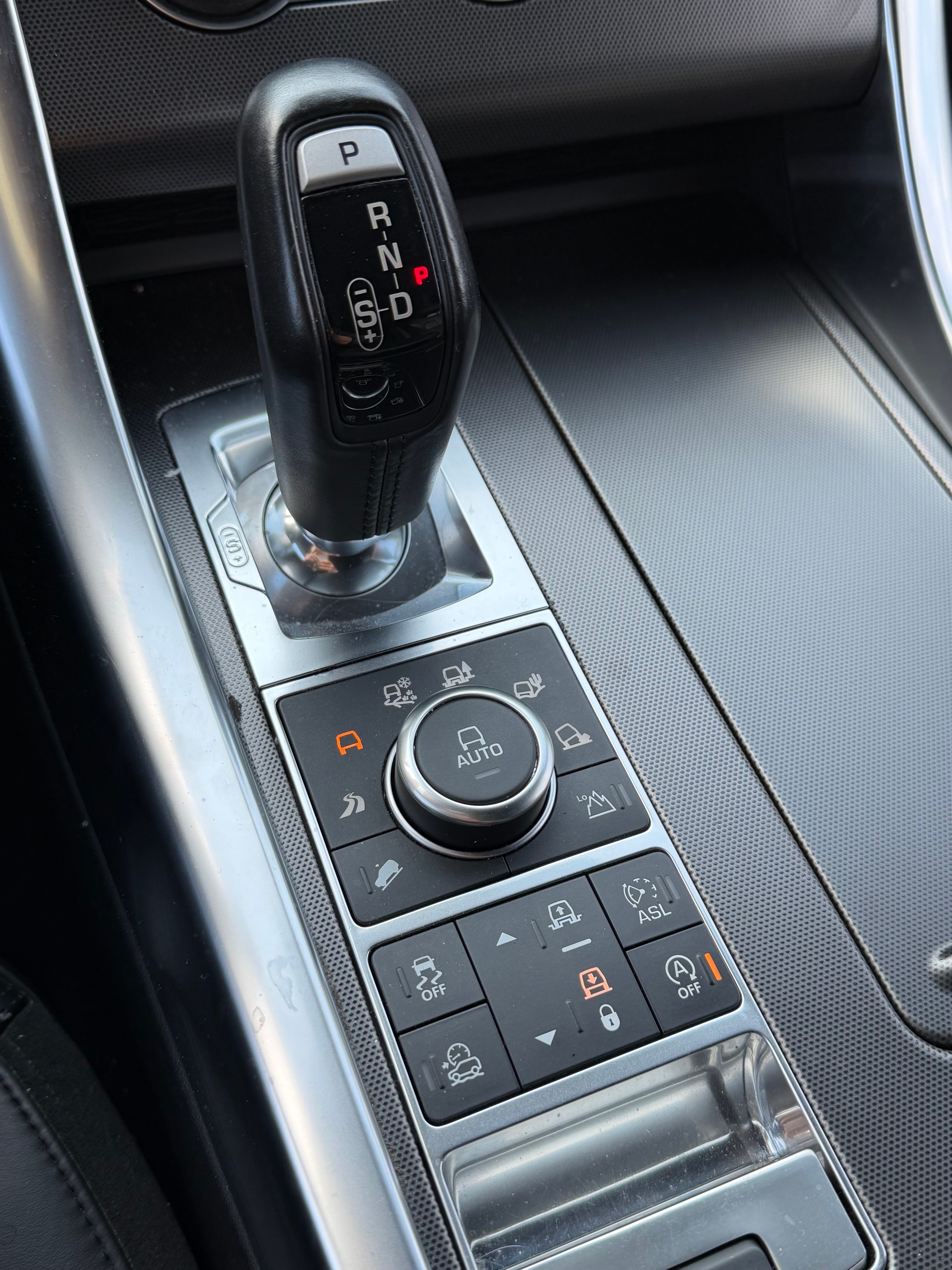LAND ROVER Range Rover Sport 4.4 SDV8 HSE Automatic-image-17