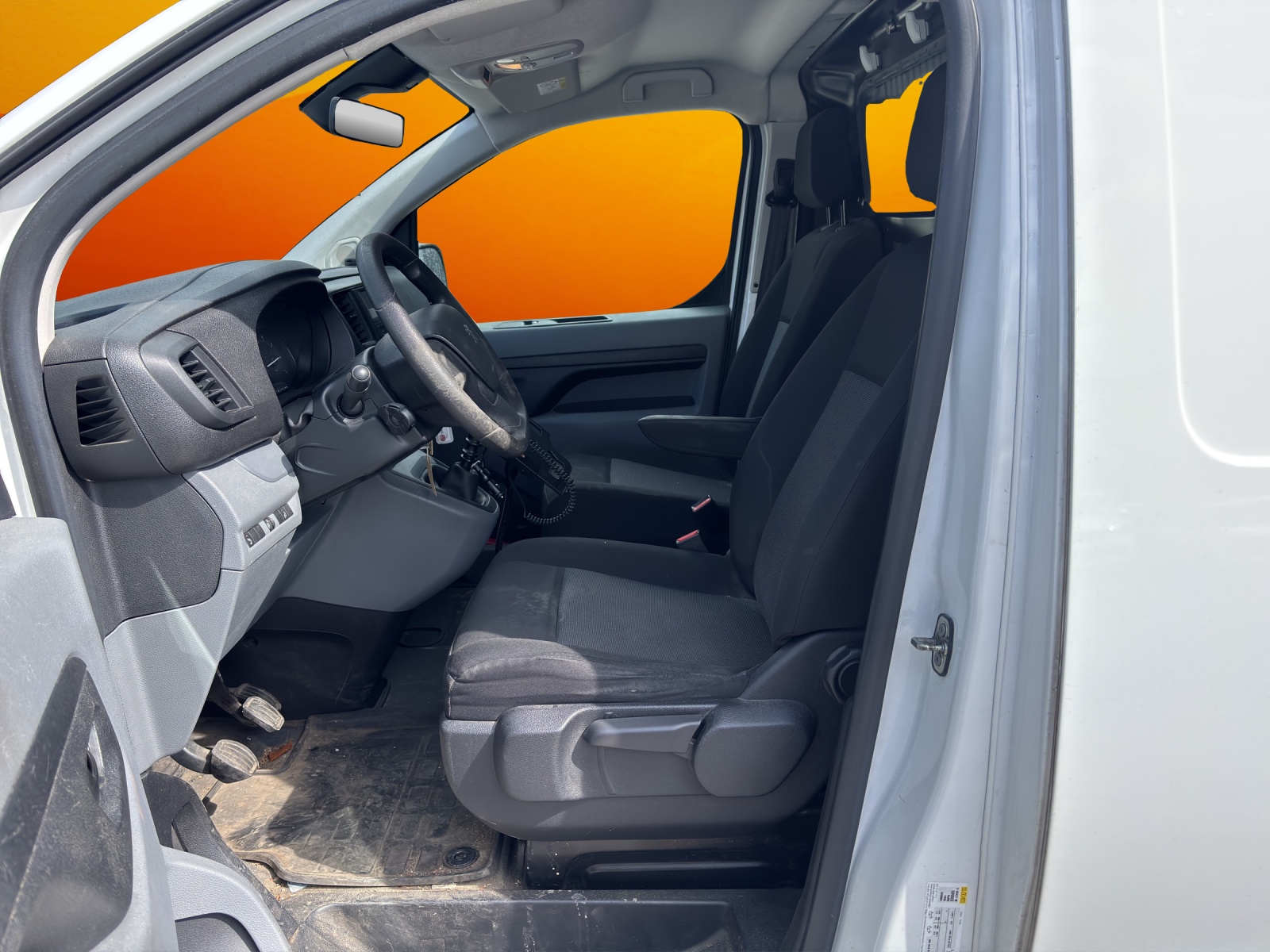 PEUGEOT Expert 2.0 BlueHDi 120 Active Standard-image-8