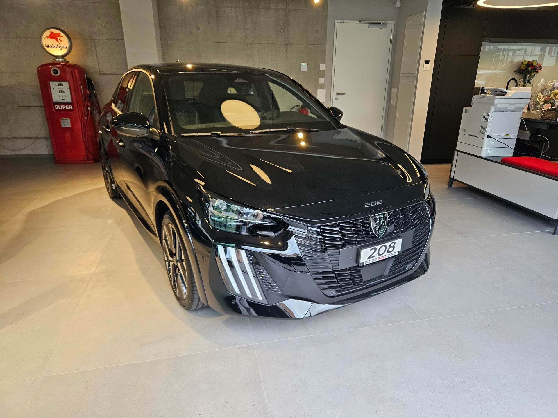 PEUGEOT 208 1.2 Hybrid 145 GT-image-4