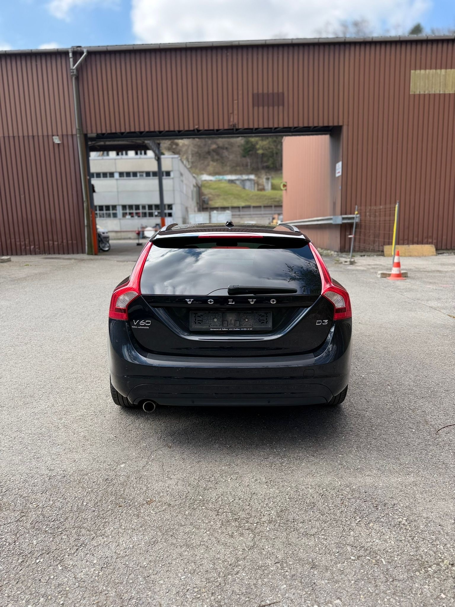VOLVO V60 D3 R-Design Geartronic-image-7