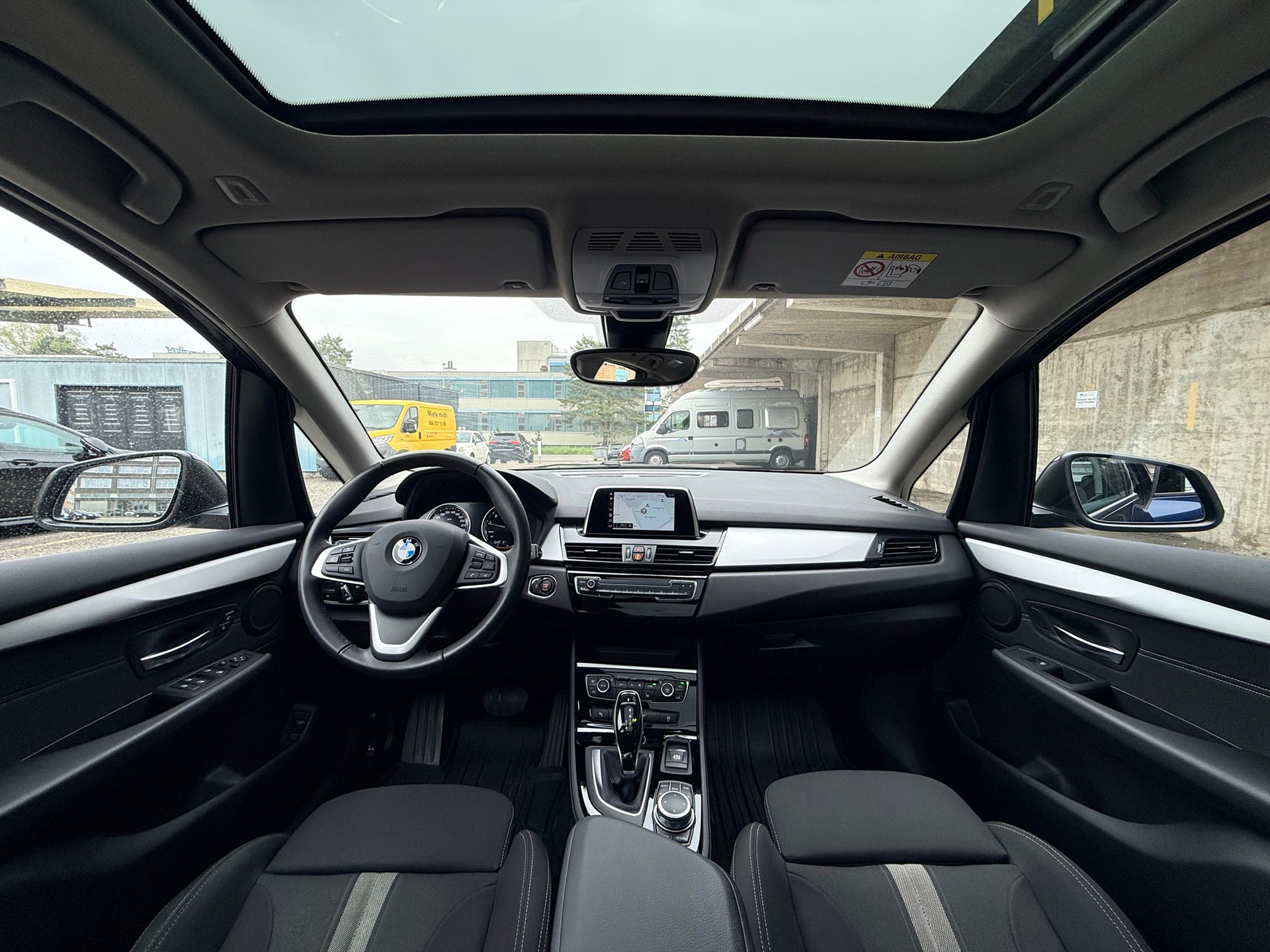 BMW 220i Active Tourer DKG-Automat Sport Line-image-18