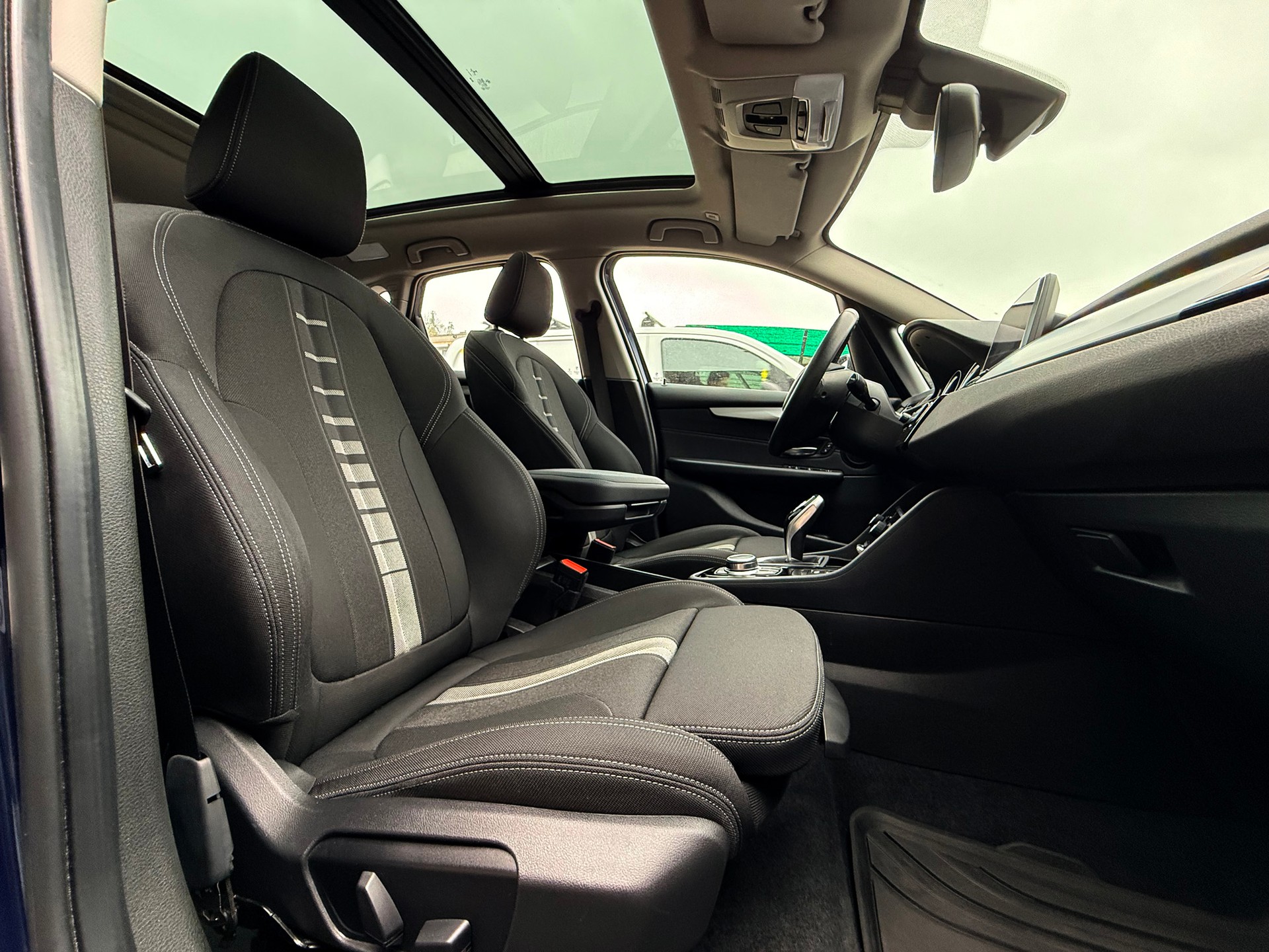 BMW 220i Active Tourer DKG-Automat Sport Line-image-6