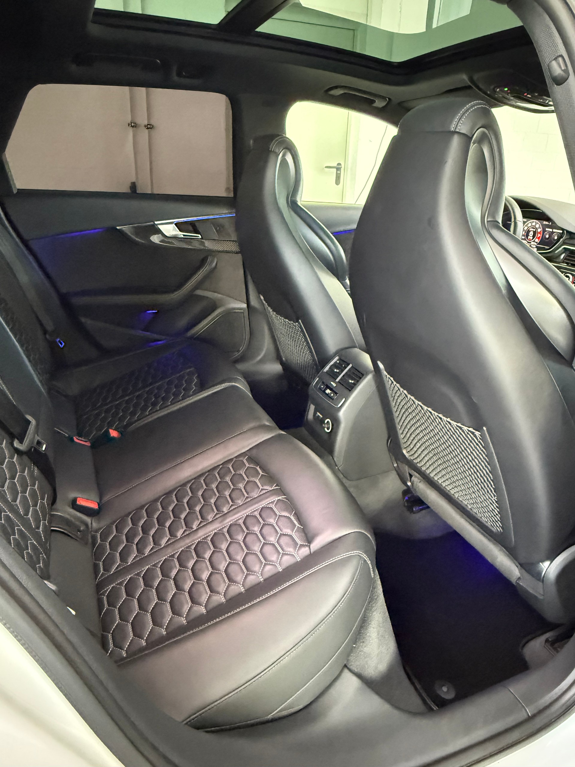 AUDI RS4 Avant 2.9 TFSI quattro tiptronic-image-19