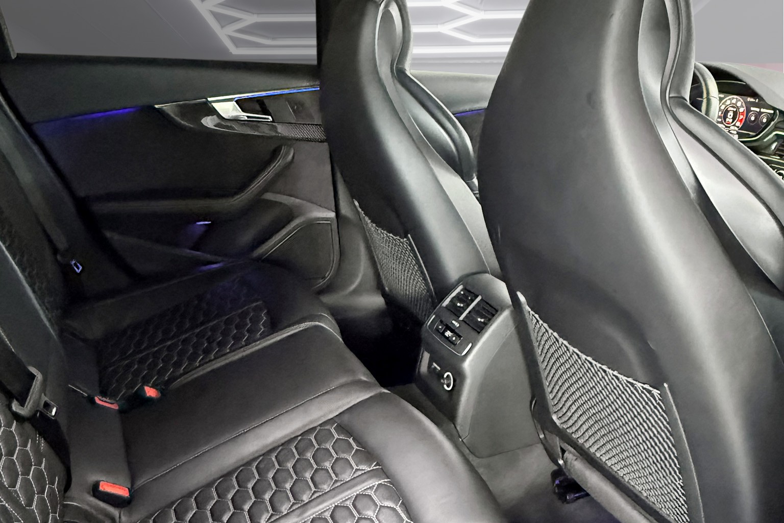 AUDI RS4 Avant 2.9 TFSI quattro tiptronic-image-13